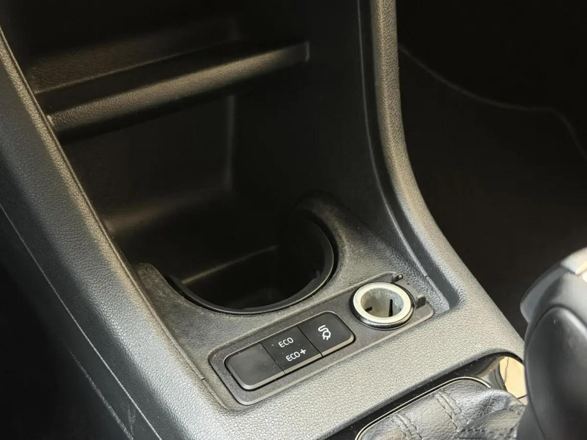 e-up! Style SoH 88% | Achteruitrijcamera | Afwijkende dakkleur | Climate & cruise control | Lichtmetalen velgen | Sfeerverlichting | Parkeersensoren achter