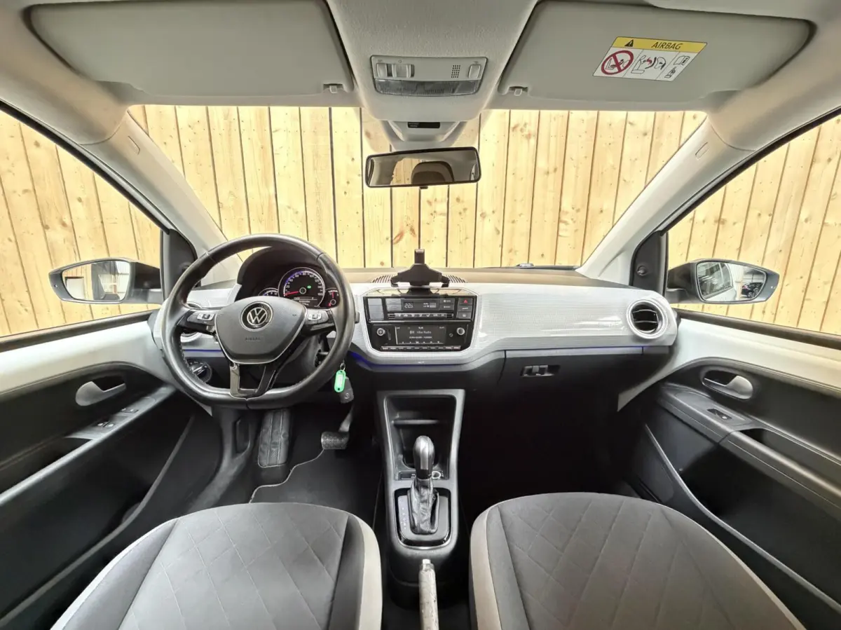 e-up! Style SoH 88% | Achteruitrijcamera | Afwijkende dakkleur | Climate & cruise control | Lichtmetalen velgen | Sfeerverlichting | Parkeersensoren achter