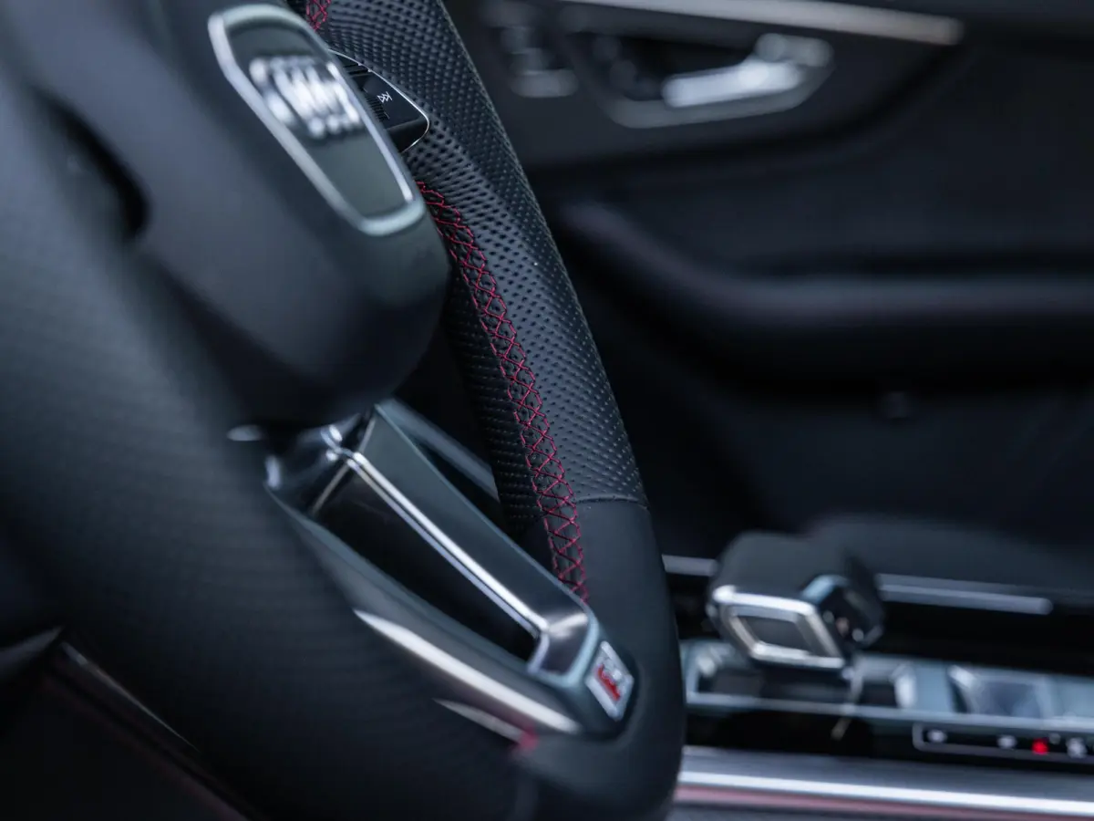 60 TFSI e quattro Pro Line S Competition | PANORAMA/SCHUIF-KANTELDAK | BANG & OLUFSEN | AWD BESTURING | SOFTCLOSE | STOELMASSAGE | STOELVENTILATIE | 360 CAMERA | LUCHTVERING | RS SPORTSTOELE