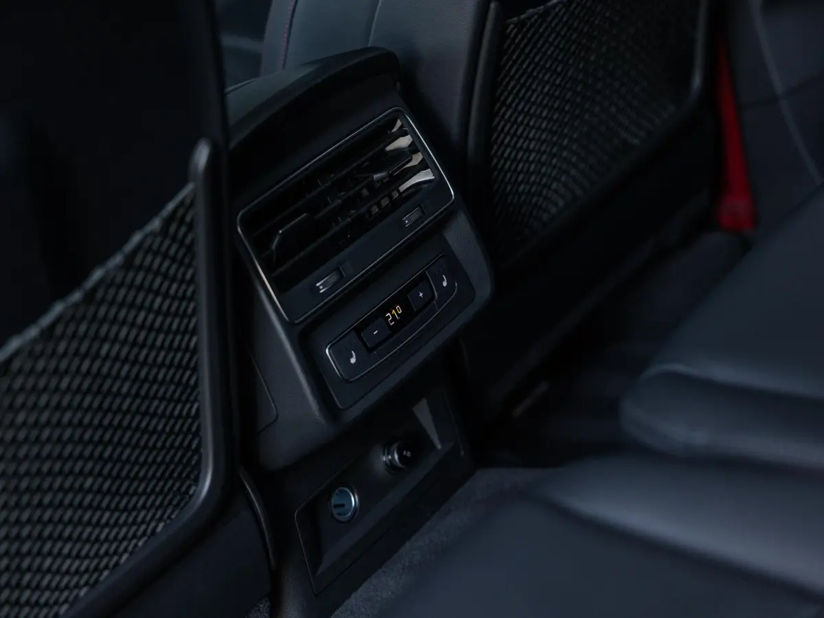 60 TFSI e quattro Pro Line S Competition | PANORAMA/SCHUIF-KANTELDAK | BANG & OLUFSEN | AWD BESTURING | SOFTCLOSE | STOELMASSAGE | STOELVENTILATIE | 360 CAMERA | LUCHTVERING | RS SPORTSTOELE