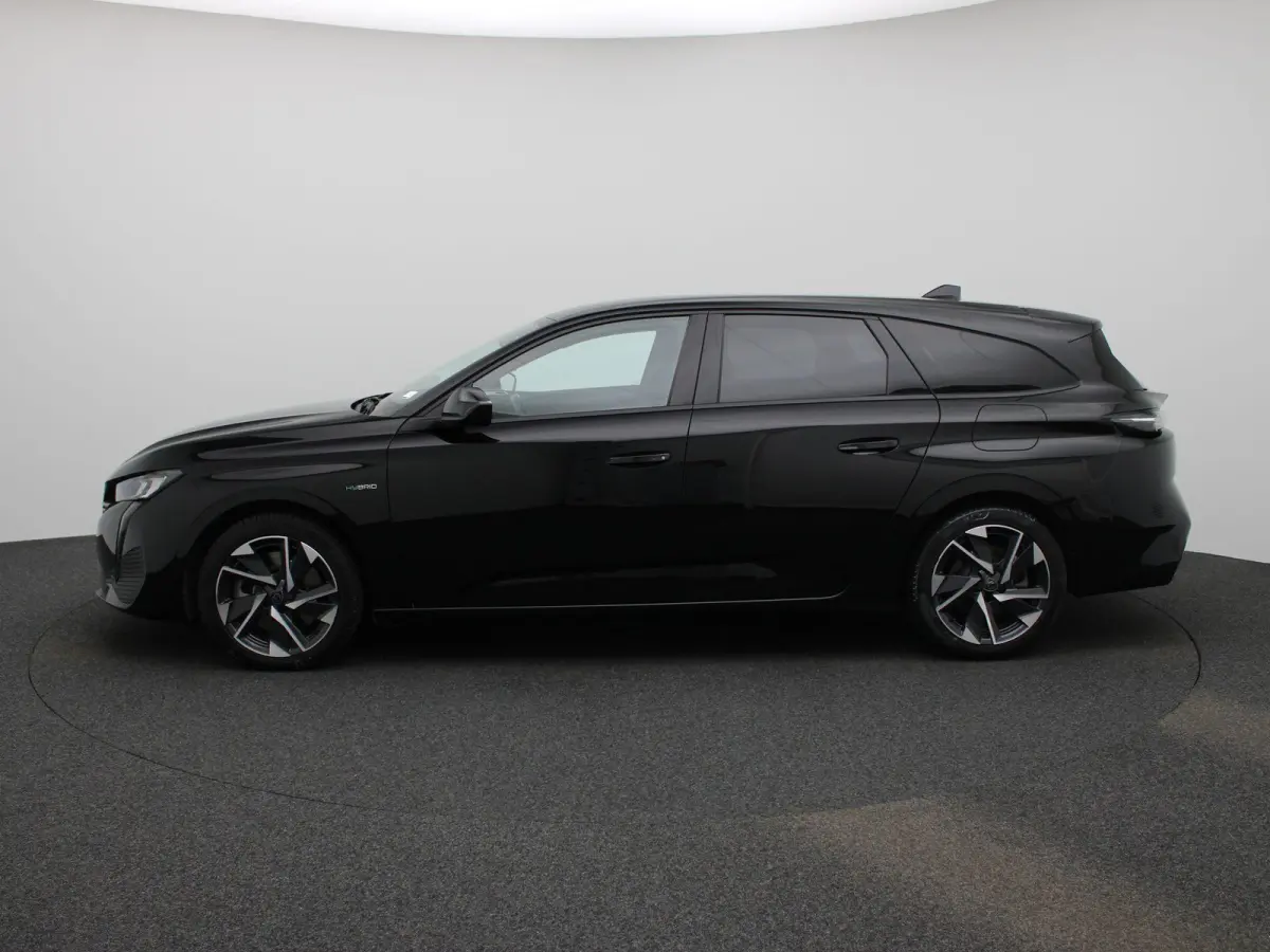 1.6 Plug-in Hybrid 180 Allure | APPLE CARPLAY | ANDROID AUTO | ACHTERUITRIJCAMERA | HALF-LEDER | DIGITAL COCKPIT | NAVIGATIE | CRUISE CONTROL | LED VERLICHTING | LICHTMETALEN VELGEN | GETINT