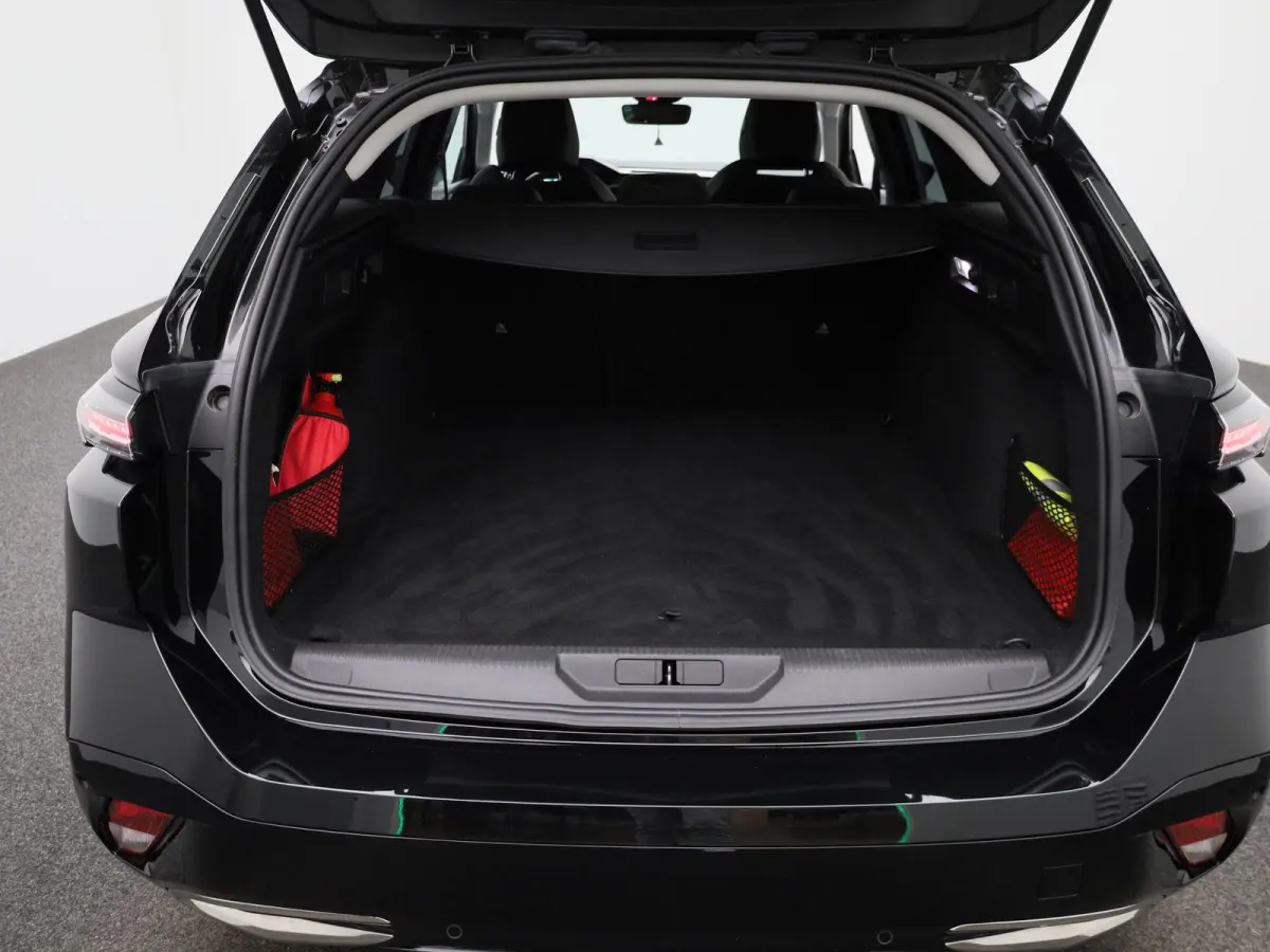 1.6 Plug-in Hybrid 180 Allure | APPLE CARPLAY | ANDROID AUTO | ACHTERUITRIJCAMERA | HALF-LEDER | DIGITAL COCKPIT | NAVIGATIE | CRUISE CONTROL | LED VERLICHTING | LICHTMETALEN VELGEN | GETINT