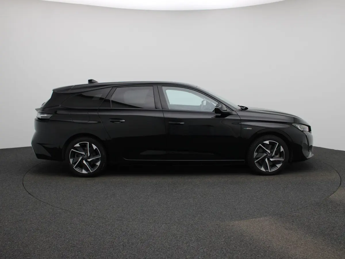 1.6 Plug-in Hybrid 180 Allure | APPLE CARPLAY | ANDROID AUTO | ACHTERUITRIJCAMERA | HALF-LEDER | DIGITAL COCKPIT | NAVIGATIE | CRUISE CONTROL | LED VERLICHTING | LICHTMETALEN VELGEN | GETINT