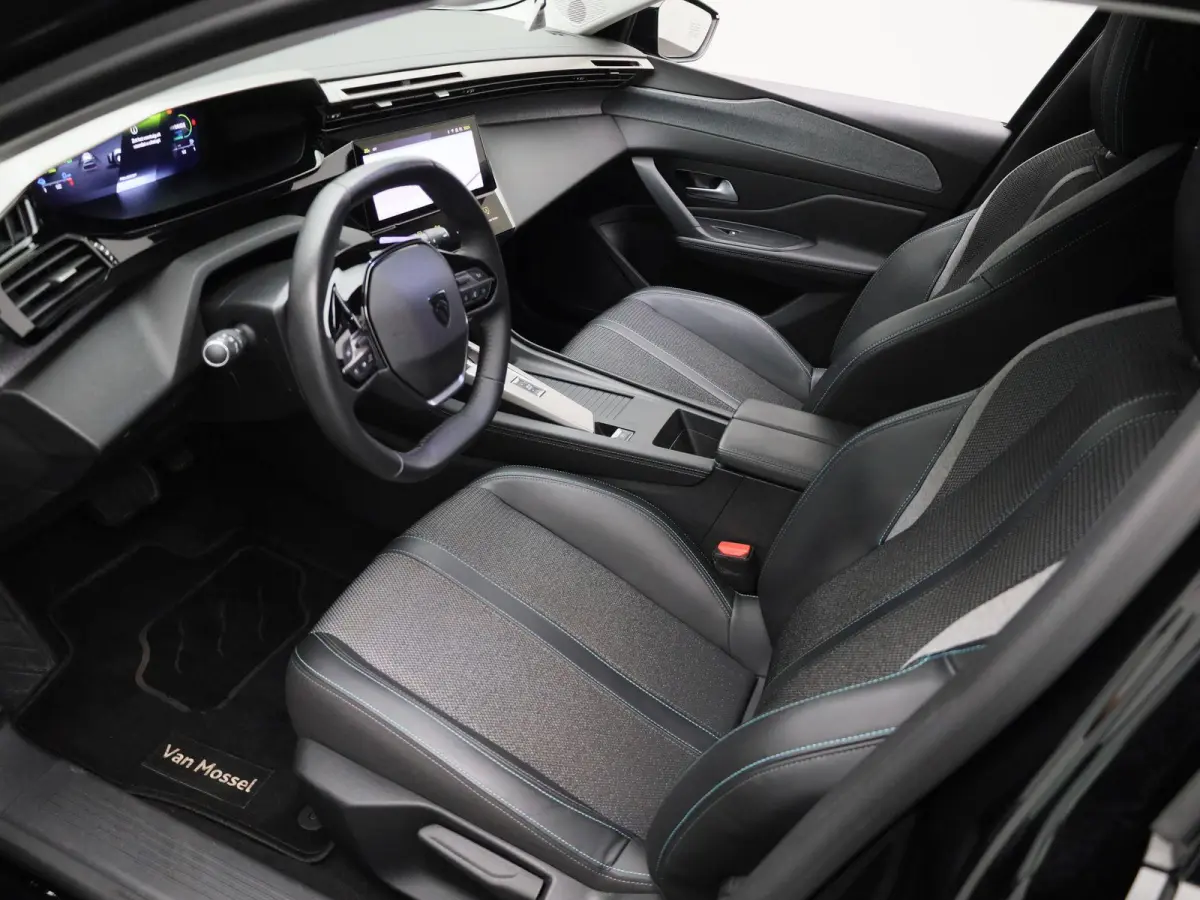 1.6 Plug-in Hybrid 180 Allure | APPLE CARPLAY | ANDROID AUTO | ACHTERUITRIJCAMERA | HALF-LEDER | DIGITAL COCKPIT | NAVIGATIE | CRUISE CONTROL | LED VERLICHTING | LICHTMETALEN VELGEN | GETINT