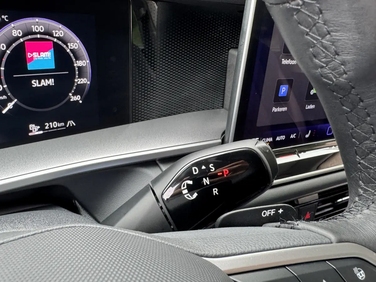 1.5 eHybrid 204PK DSG LIFE TREKHAAK/CAMERA/CARPLAY FABRIEKSGARANTIE TOT 2030