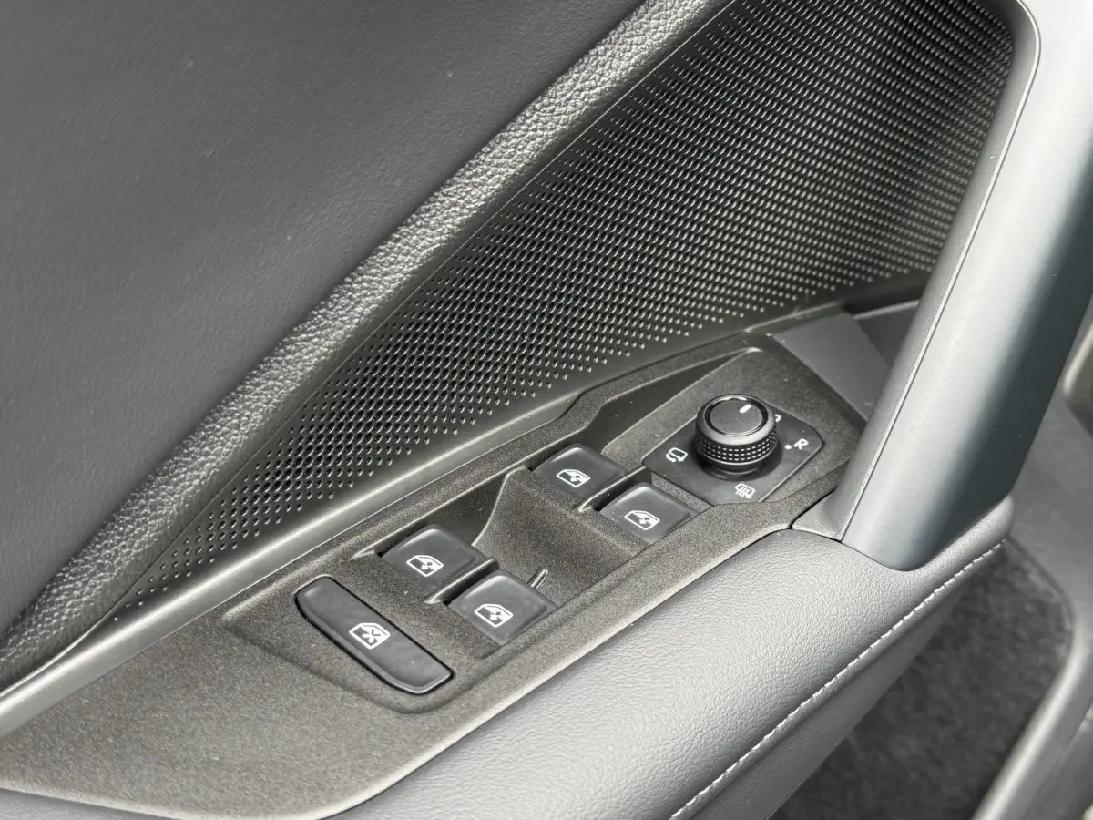1.5 eHybrid 204PK DSG LIFE TREKHAAK/CAMERA/CARPLAY FABRIEKSGARANTIE TOT 2030