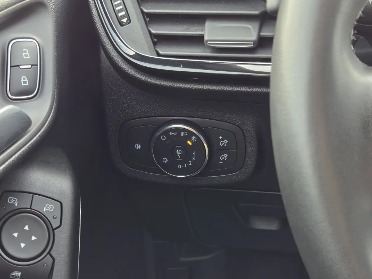 1.0 EcoBoost Hybrid Titanium Carplay | Adaptieve cruise | Camera | Stoel- stuurverw. | Keyless | PDC | LED