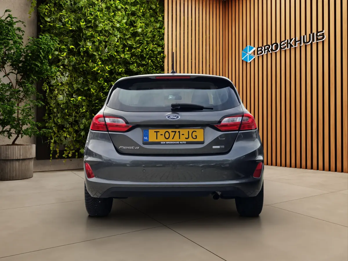 1.0 EcoBoost Hybrid Titanium Carplay | Adaptieve cruise | Camera | Stoel- stuurverw. | Keyless | PDC | LED