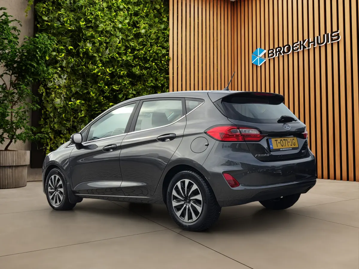1.0 EcoBoost Hybrid Titanium Carplay | Adaptieve cruise | Camera | Stoel- stuurverw. | Keyless | PDC | LED