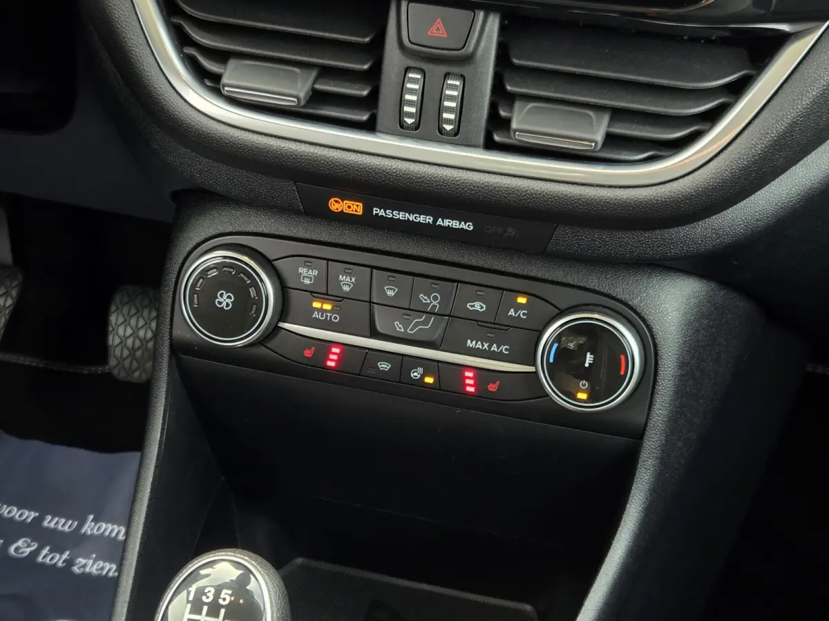 1.0 EcoBoost Hybrid Titanium Carplay | Adaptieve cruise | Camera | Stoel- stuurverw. | Keyless | PDC | LED