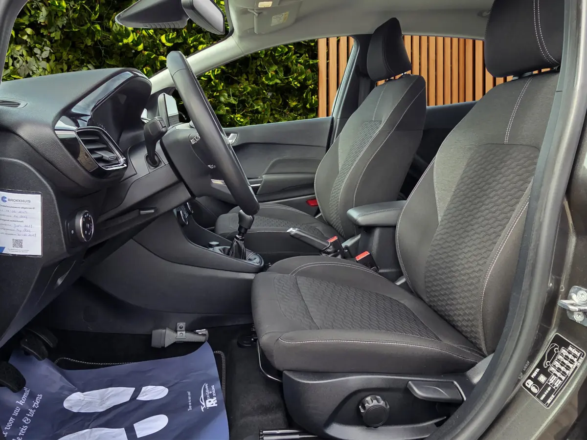 1.0 EcoBoost Hybrid Titanium Carplay | Adaptieve cruise | Camera | Stoel- stuurverw. | Keyless | PDC | LED