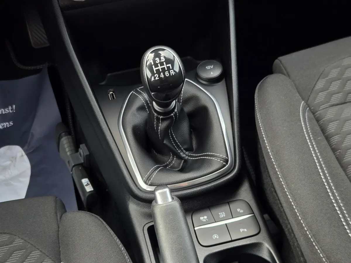 1.0 EcoBoost Hybrid Titanium Carplay | Adaptieve cruise | Camera | Stoel- stuurverw. | Keyless | PDC | LED