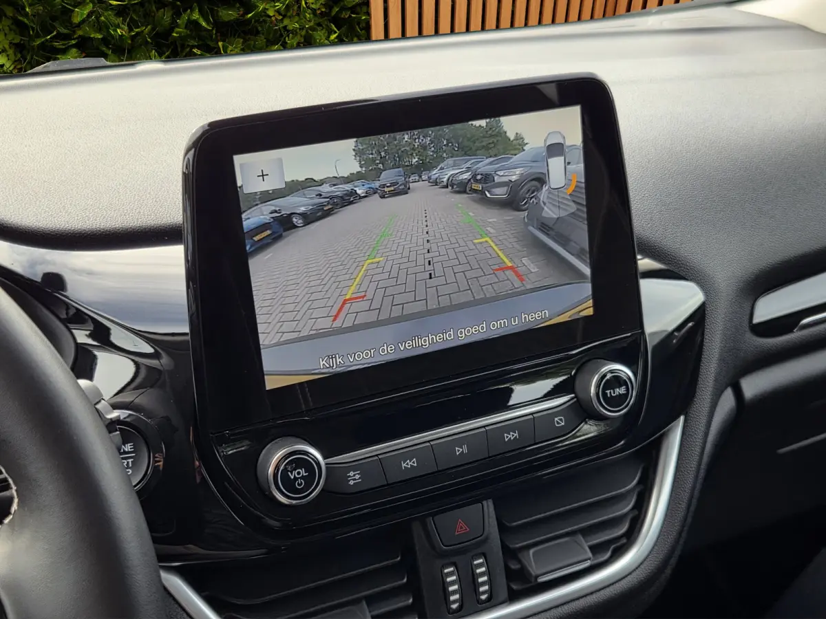 1.0 EcoBoost Hybrid Titanium Carplay | Adaptieve cruise | Camera | Stoel- stuurverw. | Keyless | PDC | LED
