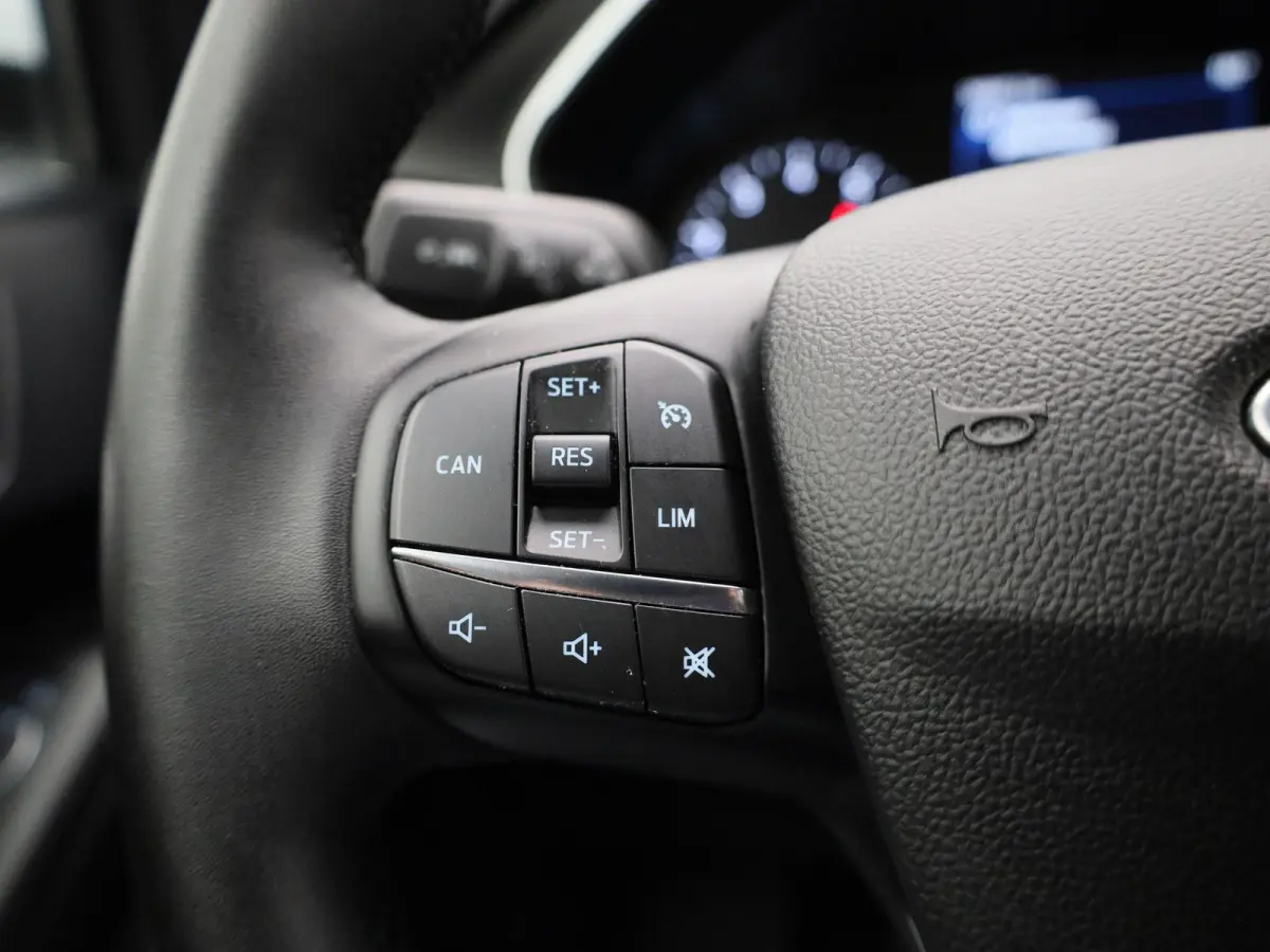 1.0 EcoBoost Hybrid Titanium | APPLE CARPLAY | ANDROID AUTO | PARKEERSENSOREN | LED VERLICHTING | LICHTMETALEN VELGEN | NAVIGATIE | KEYLESS GO | CRUISE CONTROL | RIJSTROOKHULP |