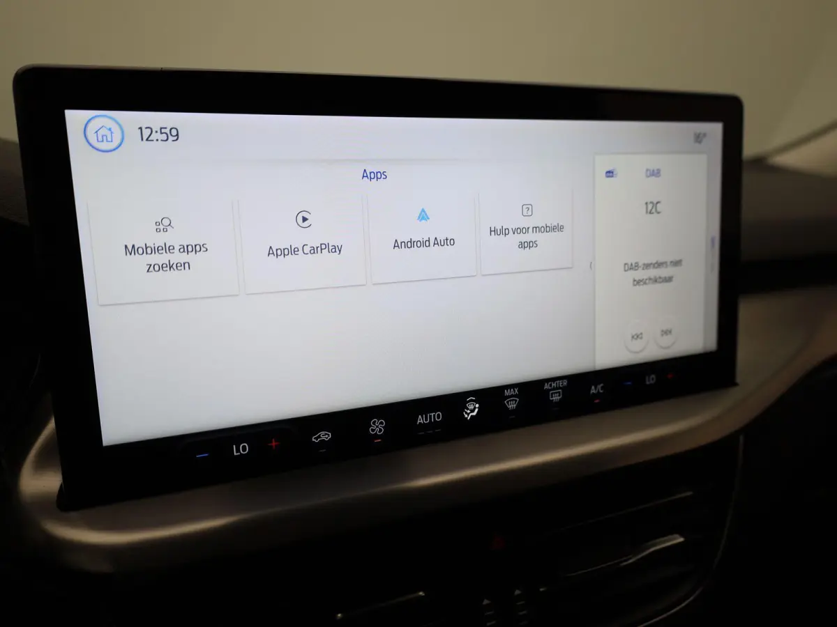 1.0 EcoBoost Hybrid Titanium | APPLE CARPLAY | ANDROID AUTO | PARKEERSENSOREN | LED VERLICHTING | LICHTMETALEN VELGEN | NAVIGATIE | KEYLESS GO | CRUISE CONTROL | RIJSTROOKHULP |