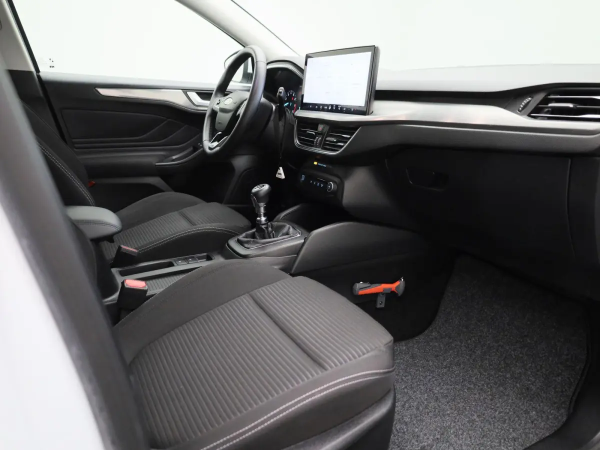 1.0 EcoBoost Hybrid Titanium | APPLE CARPLAY | ANDROID AUTO | PARKEERSENSOREN | LED VERLICHTING | LICHTMETALEN VELGEN | NAVIGATIE | KEYLESS GO | CRUISE CONTROL | RIJSTROOKHULP |