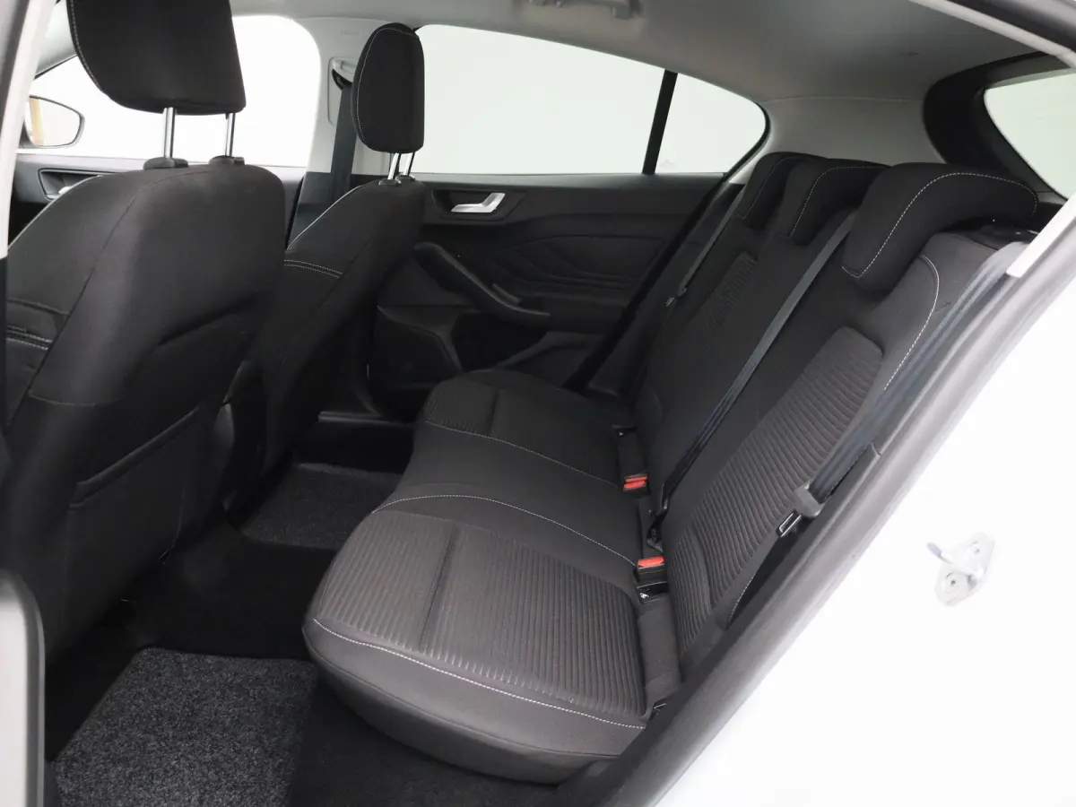 1.0 EcoBoost Hybrid Titanium | APPLE CARPLAY | ANDROID AUTO | PARKEERSENSOREN | LED VERLICHTING | LICHTMETALEN VELGEN | NAVIGATIE | KEYLESS GO | CRUISE CONTROL | RIJSTROOKHULP |