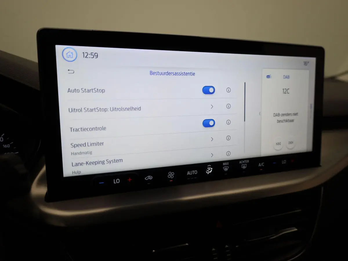 1.0 EcoBoost Hybrid Titanium | APPLE CARPLAY | ANDROID AUTO | PARKEERSENSOREN | LED VERLICHTING | LICHTMETALEN VELGEN | NAVIGATIE | KEYLESS GO | CRUISE CONTROL | RIJSTROOKHULP |