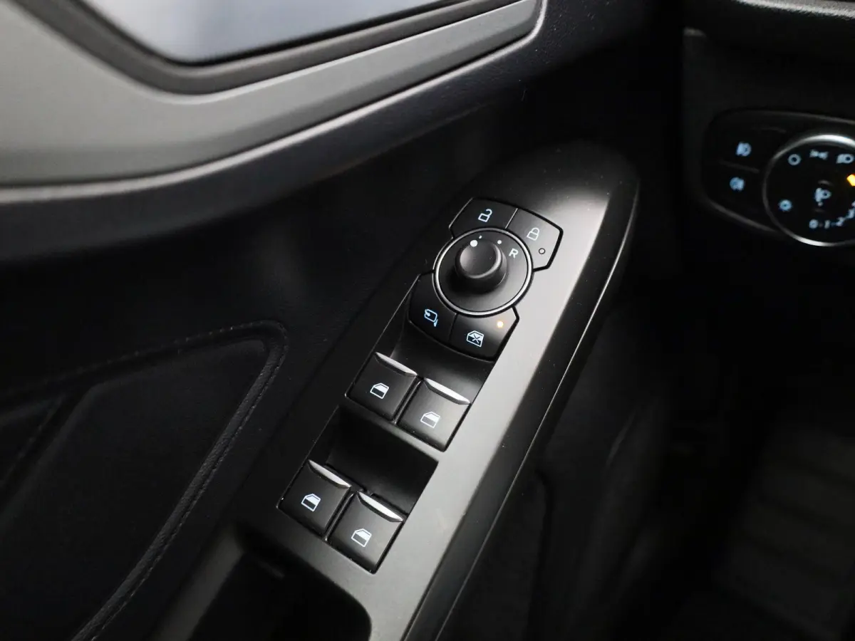 1.0 EcoBoost Hybrid ST Line Style 125PK | Achteruitrijcamera | Apple Car Play / Android Auto | Winterpack