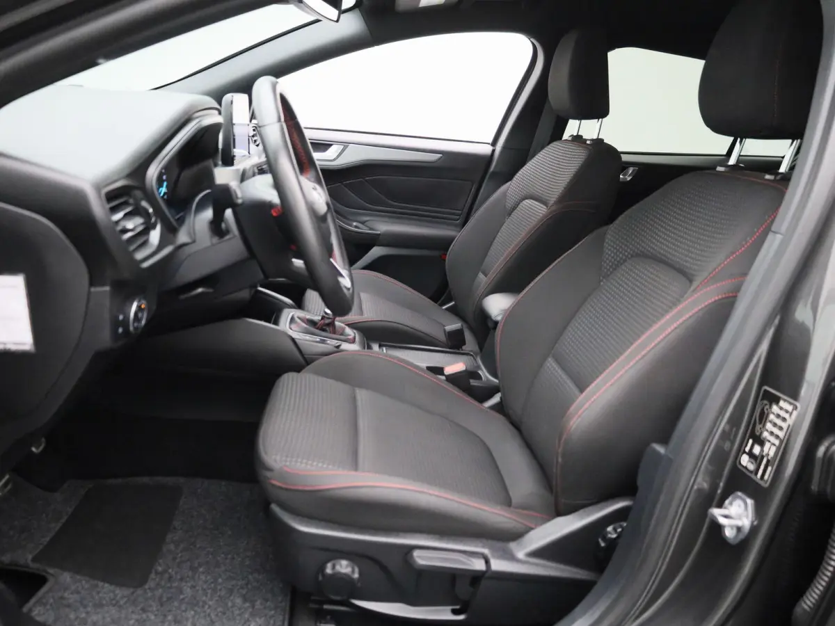 1.0 EcoBoost Hybrid ST Line Style 125PK | Achteruitrijcamera | Apple Car Play / Android Auto | Winterpack