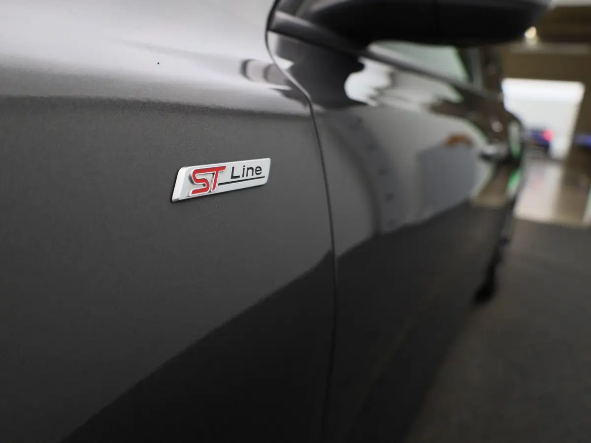1.0 EcoBoost Hybrid ST Line Style 125PK | Achteruitrijcamera | Apple Car Play / Android Auto | Winterpack