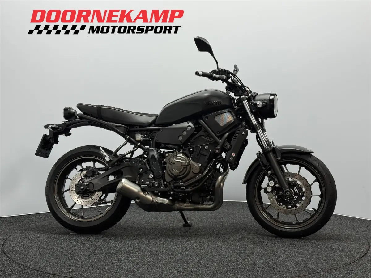 Yamaha XSR700 2018 Benzine Handgeschakeld leasen