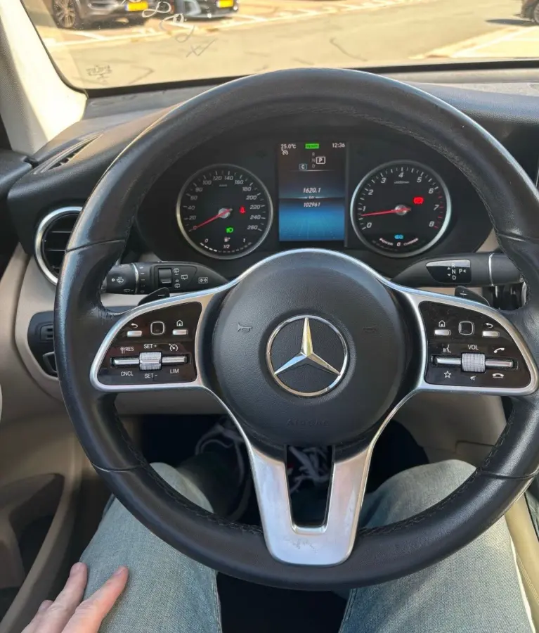200 Business Solution Limited Camera | Vol Leder | Elek. Stoelen | Carplay | Climate | Stoelverwarming | Trekhaak | LED | Parkeersensoren | Achteruitrijcamera | Airco (automatisch) | Apple C