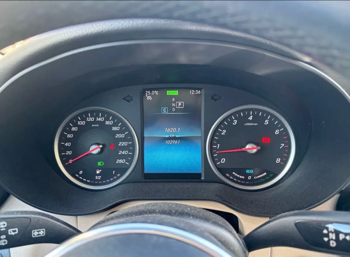200 Business Solution Limited Camera | Vol Leder | Elek. Stoelen | Carplay | Climate | Stoelverwarming | Trekhaak | LED | Parkeersensoren | Achteruitrijcamera | Airco (automatisch) | Apple C