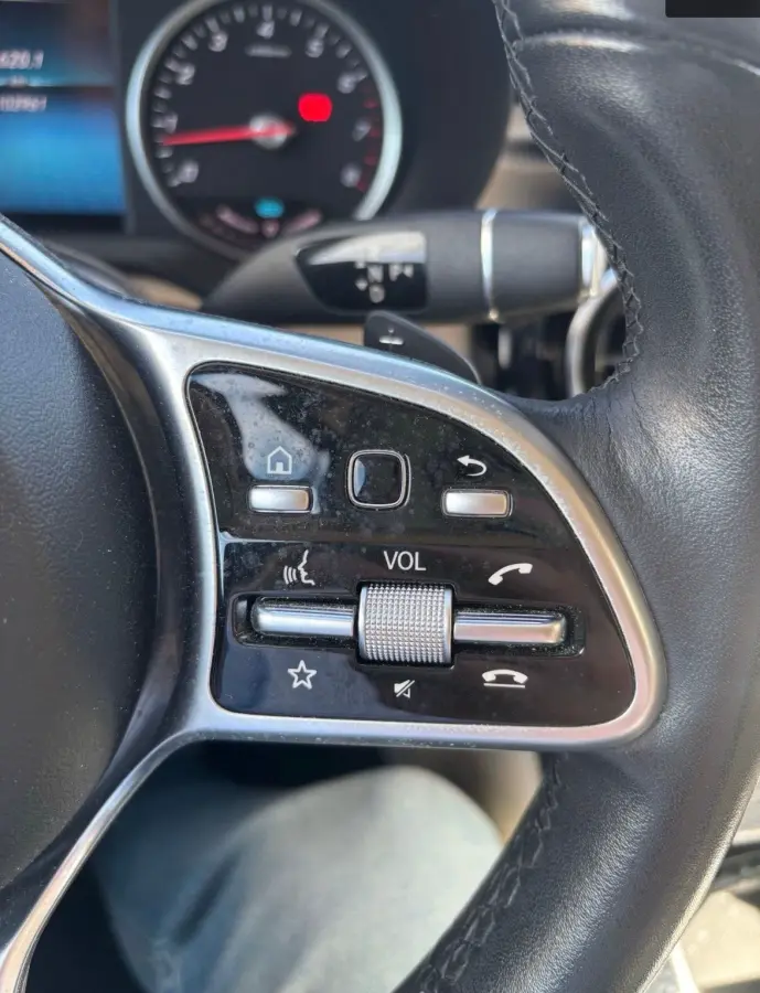 200 Business Solution Limited Camera | Vol Leder | Elek. Stoelen | Carplay | Climate | Stoelverwarming | Trekhaak | LED | Parkeersensoren | Achteruitrijcamera | Airco (automatisch) | Apple C