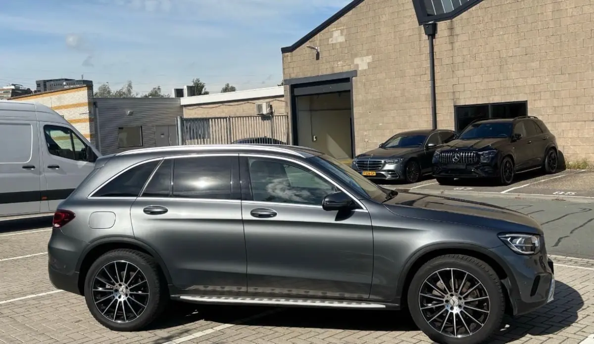 200 Business Solution Limited Camera | Vol Leder | Elek. Stoelen | Carplay | Climate | Stoelverwarming | Trekhaak | LED | Parkeersensoren | Achteruitrijcamera | Airco (automatisch) | Apple C
