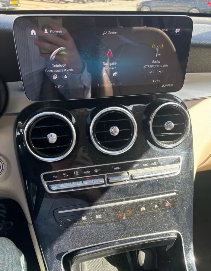 200 Business Solution Limited Camera | Vol Leder | Elek. Stoelen | Carplay | Climate | Stoelverwarming | Trekhaak | LED | Parkeersensoren | Achteruitrijcamera | Airco (automatisch) | Apple C