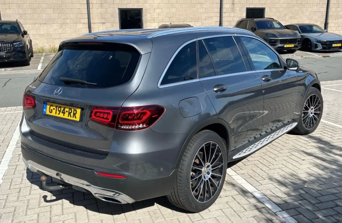 200 Business Solution Limited Camera | Vol Leder | Elek. Stoelen | Carplay | Climate | Stoelverwarming | Trekhaak | LED | Parkeersensoren | Achteruitrijcamera | Airco (automatisch) | Apple C