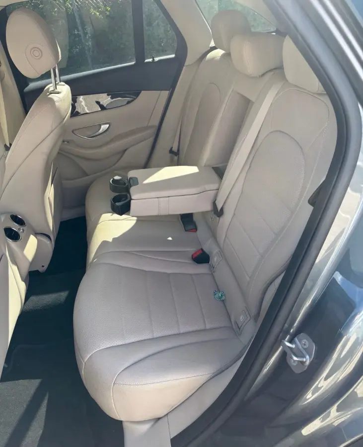 200 Business Solution Limited Camera | Vol Leder | Elek. Stoelen | Carplay | Climate | Stoelverwarming | Trekhaak | LED | Parkeersensoren | Achteruitrijcamera | Airco (automatisch) | Apple C