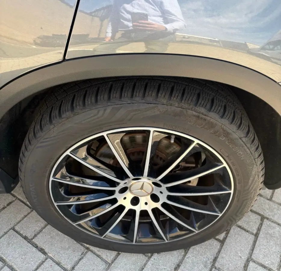 200 Business Solution Limited Camera | Vol Leder | Elek. Stoelen | Carplay | Climate | Stoelverwarming | Trekhaak | LED | Parkeersensoren | Achteruitrijcamera | Airco (automatisch) | Apple C