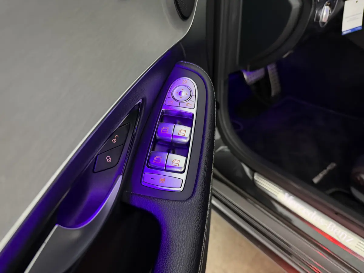 300 e AMG Limited | 360° | Virtual | Sfeer | Carplay | LED | Trekhaak | Parkeersens.