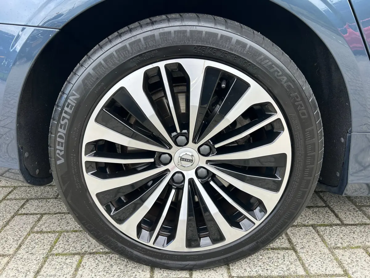 Long Range 2.0 T6 Plug-in hybrid AWD Core Bright | Memory | sOh 99% | Leder | Pilot Assist | BLIS | Stoel & stuurverwarming | Camera |