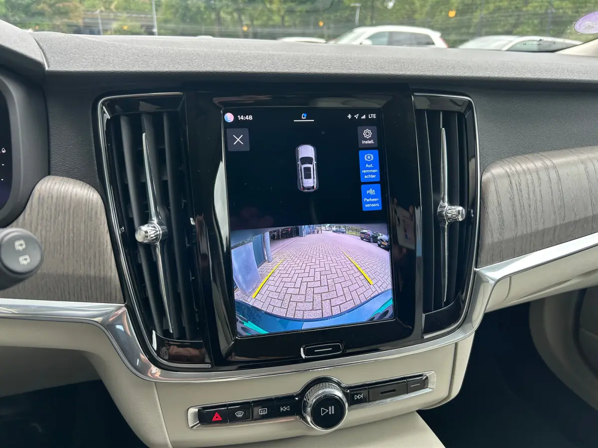 Long Range 2.0 T6 Plug-in hybrid AWD Core Bright | Memory | sOh 99% | Leder | Pilot Assist | BLIS | Stoel & stuurverwarming | Camera |