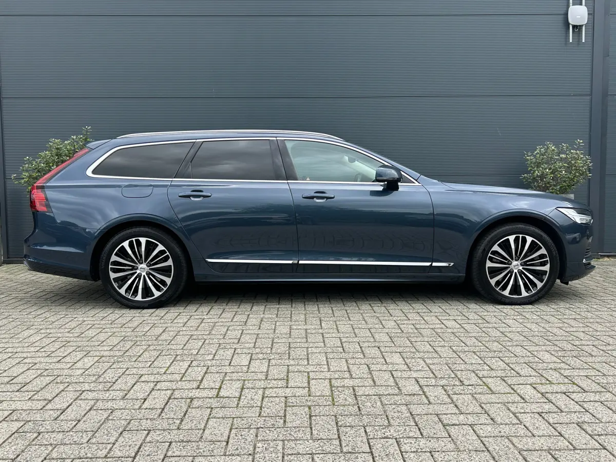 Long Range 2.0 T6 Plug-in hybrid AWD Core Bright | Memory | sOh 99% | Leder | Pilot Assist | BLIS | Stoel & stuurverwarming | Camera |