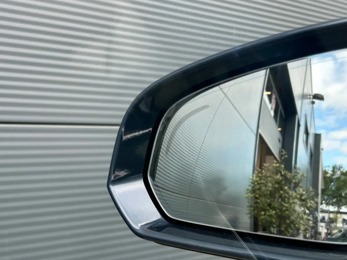 Long Range 2.0 T6 Plug-in hybrid AWD Core Bright | Memory | sOh 99% | Leder | Pilot Assist | BLIS | Stoel & stuurverwarming | Camera |