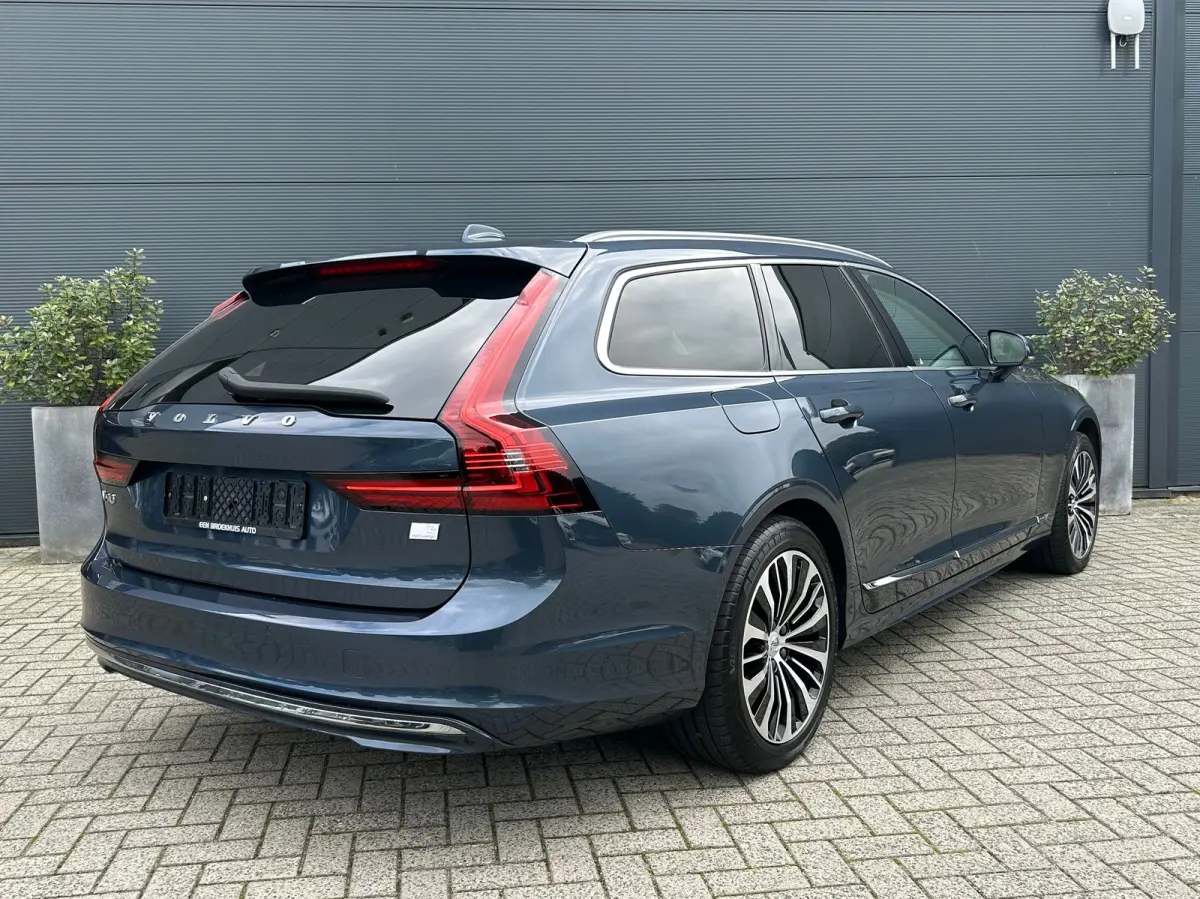 Long Range 2.0 T6 Plug-in hybrid AWD Core Bright | Memory | sOh 99% | Leder | Pilot Assist | BLIS | Stoel & stuurverwarming | Camera |