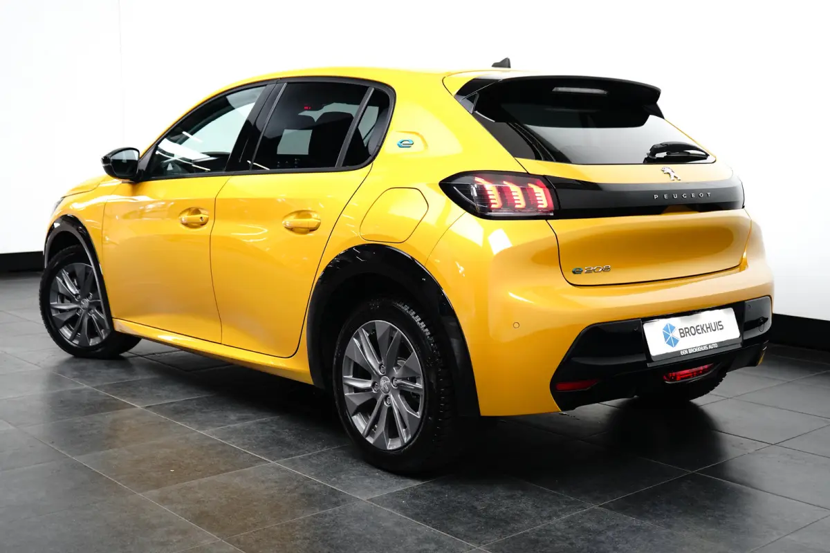 EV Allure 50 kWh | SOH 100% | Camera | Stoelverwarming | Parkeersensoren | Apple Carplay & Android Auto | Climate Controle |