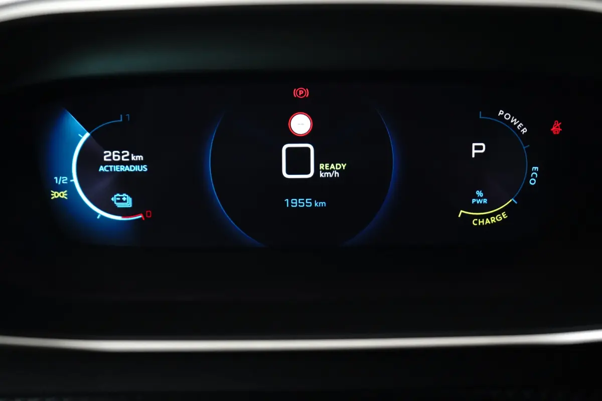 EV Allure 50 kWh | SOH 100% | Camera | Stoelverwarming | Parkeersensoren | Apple Carplay & Android Auto | Climate Controle |
