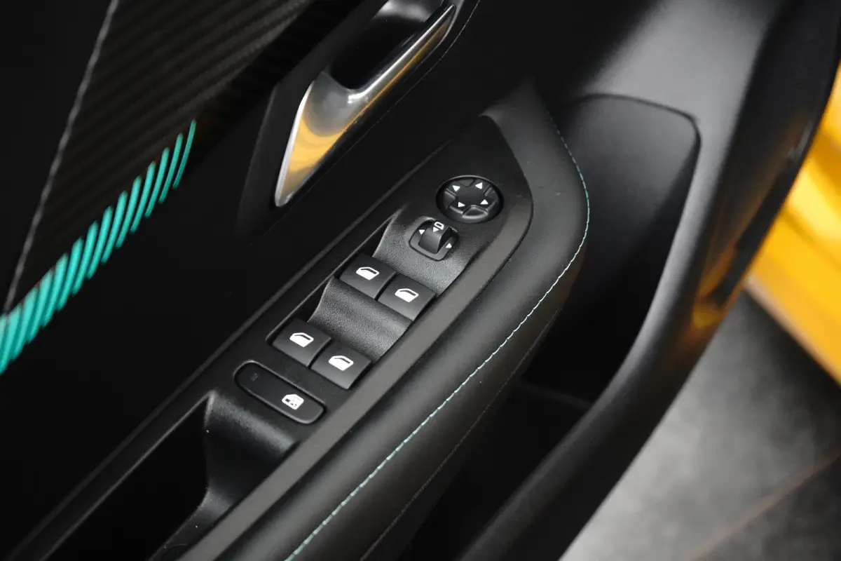 EV Allure 50 kWh | SOH 100% | Camera | Stoelverwarming | Parkeersensoren | Apple Carplay & Android Auto | Climate Controle |