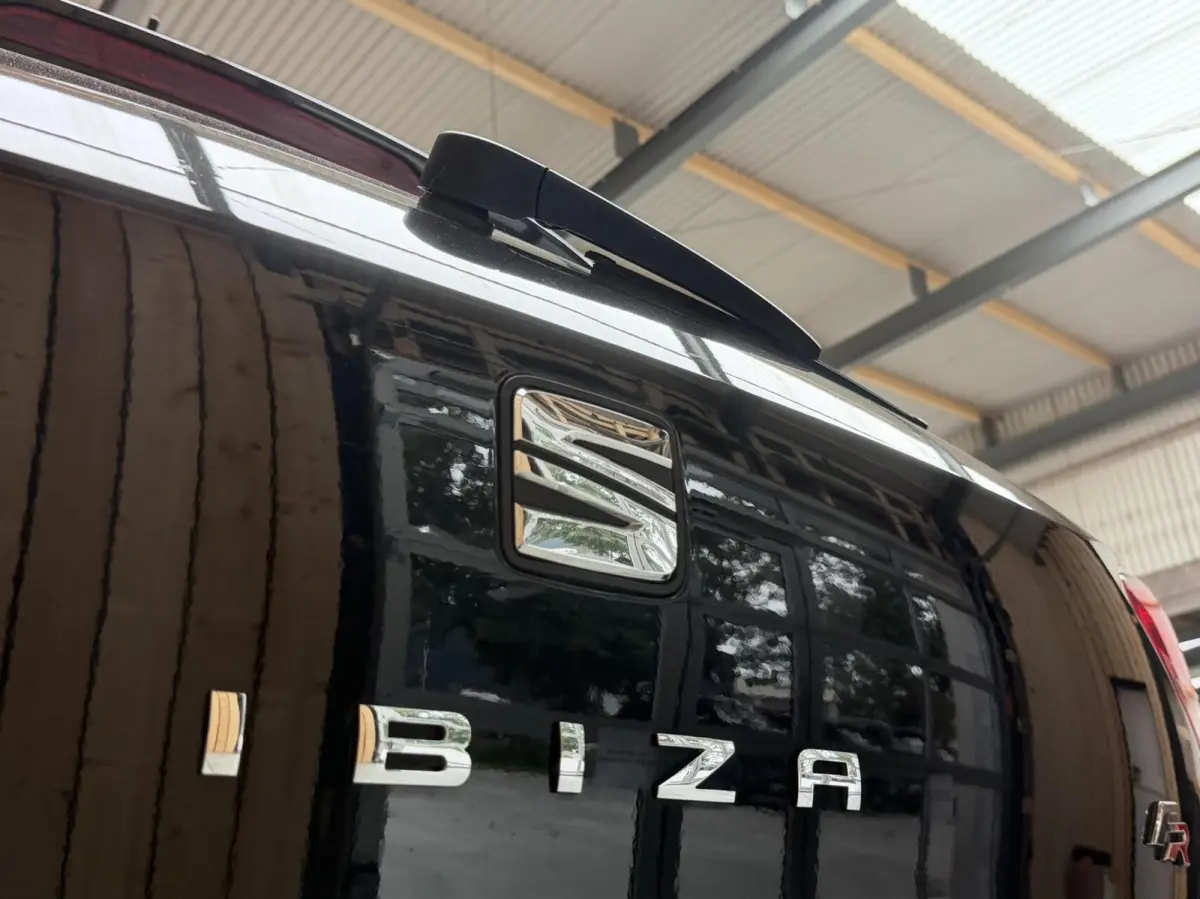 1.0 TSI FR Business Intense Apple CarPlay/Android Auto | Achteruitrijcamera | Cruise & climate control | DAB ontvanger | Navigatiesysteem | Lichtmetalen velgen | Parkeersensoren voor en acht