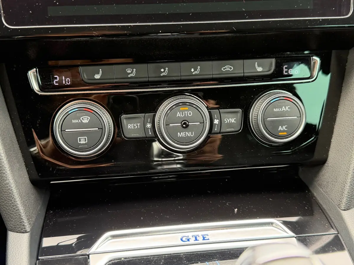 1.4 TSI GTE Highline VIRTUAL TREKHAAK
