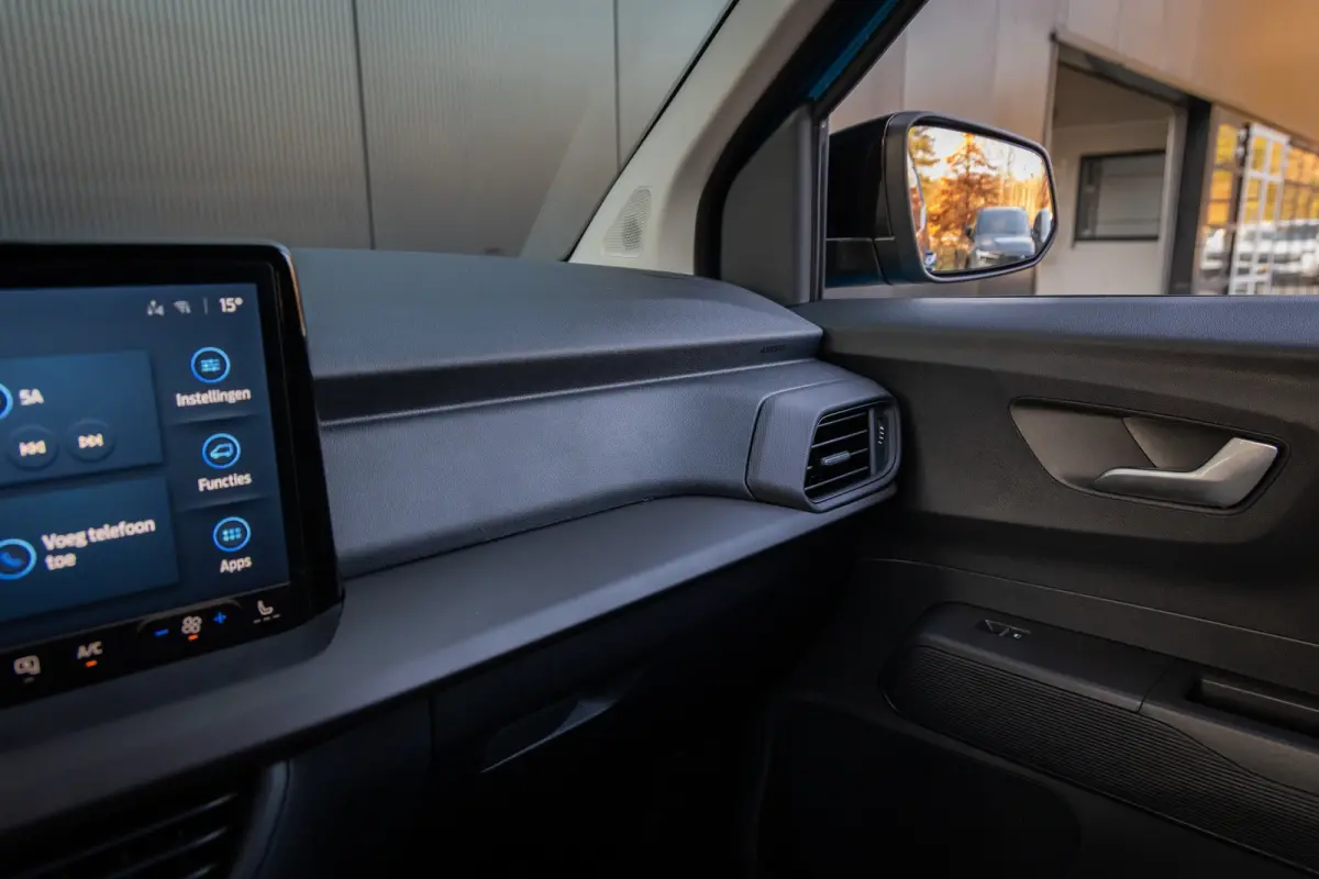 Cour. E-Transit Limited 44kWh Achteruitrijcamera | Snel rijden | Apple Carplay en Android auto |
