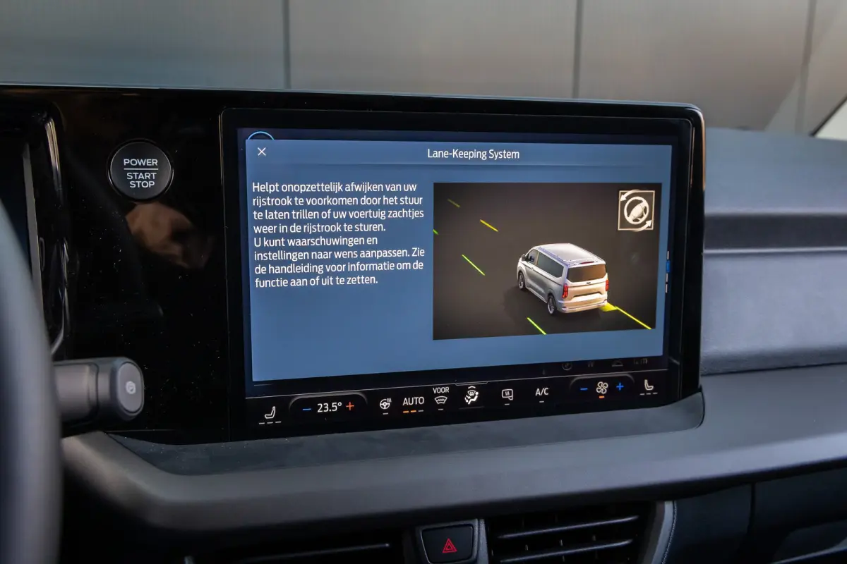 Cour. E-Transit Limited 44kWh Achteruitrijcamera | Snel rijden | Apple Carplay en Android auto |