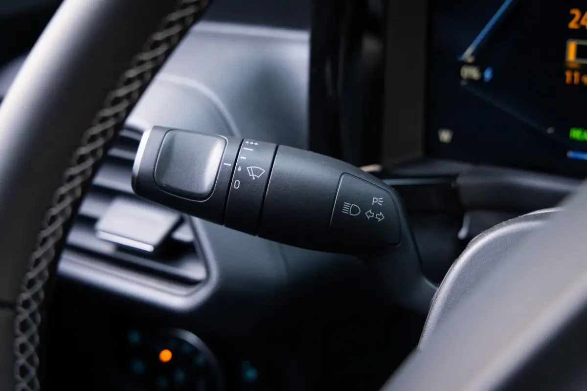 Cour. E-Transit Limited 44kWh Achteruitrijcamera | Snel rijden | Apple Carplay en Android auto |