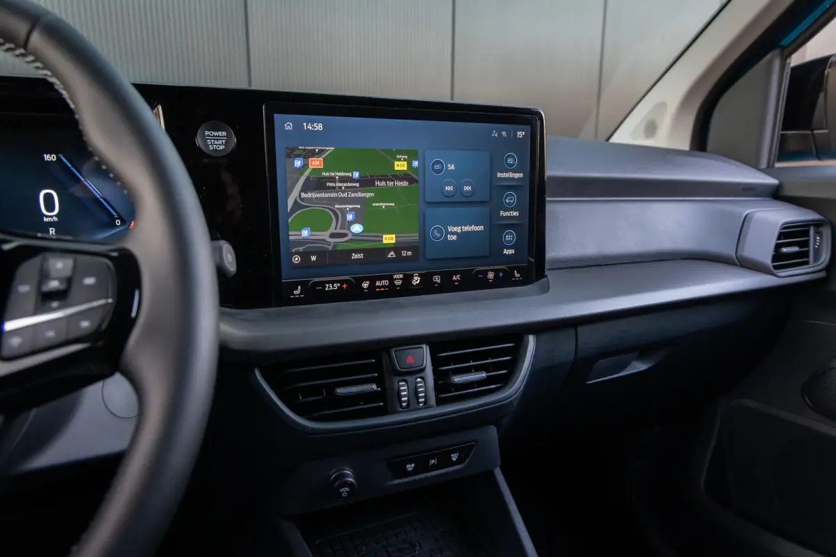 Cour. E-Transit Limited 44kWh Achteruitrijcamera | Snel rijden | Apple Carplay en Android auto |