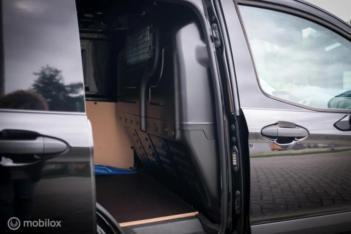 1.0 Ambiente | Trekhaak | Navigatie | Stoelverwarming | Clima | Cruise | zeer nette bus | benzine | 1e eigenaar |
